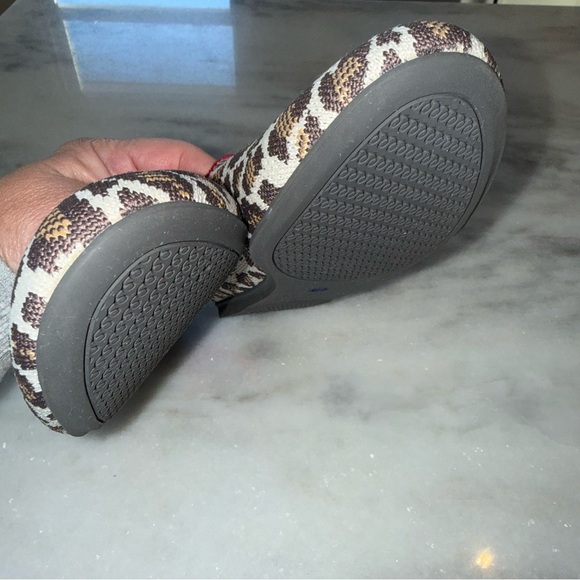 Rothys The Loafer Flats-Mocha Spot Leopard Animal Print-EUC-US Size 9.5 - Picture 8 of 11